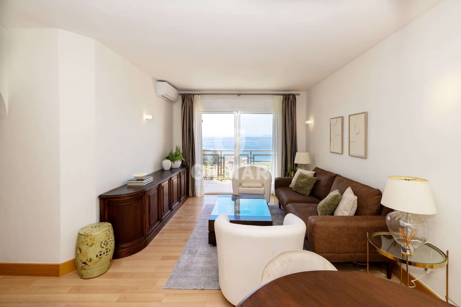 Piso de 3 habitaciones en Estepona en venta con piscina - 1.050.000 € (Ref: 9855945)