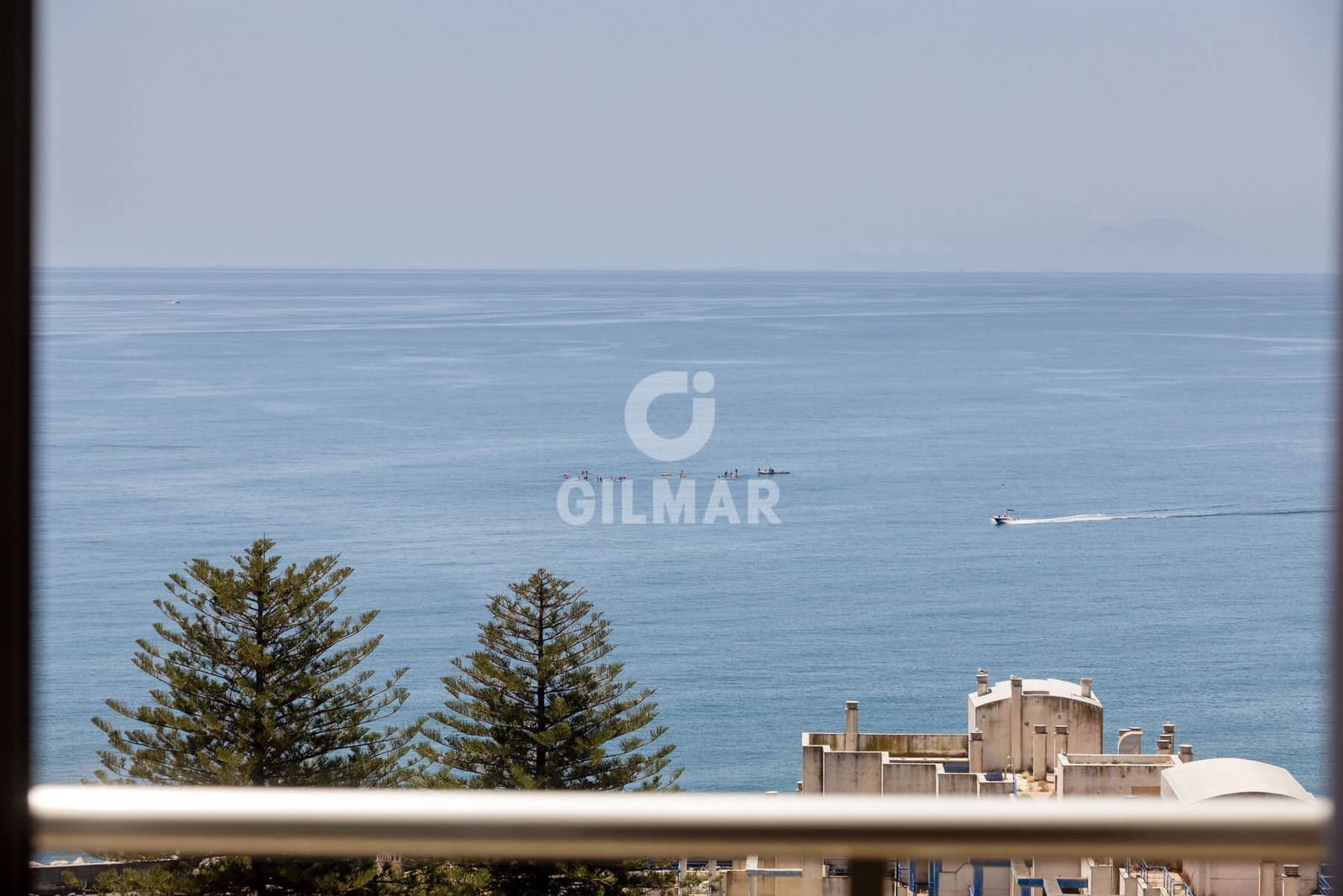 Piso de 3 habitaciones en Estepona en venta con piscina - 1.050.000 € (Ref: 9855945)