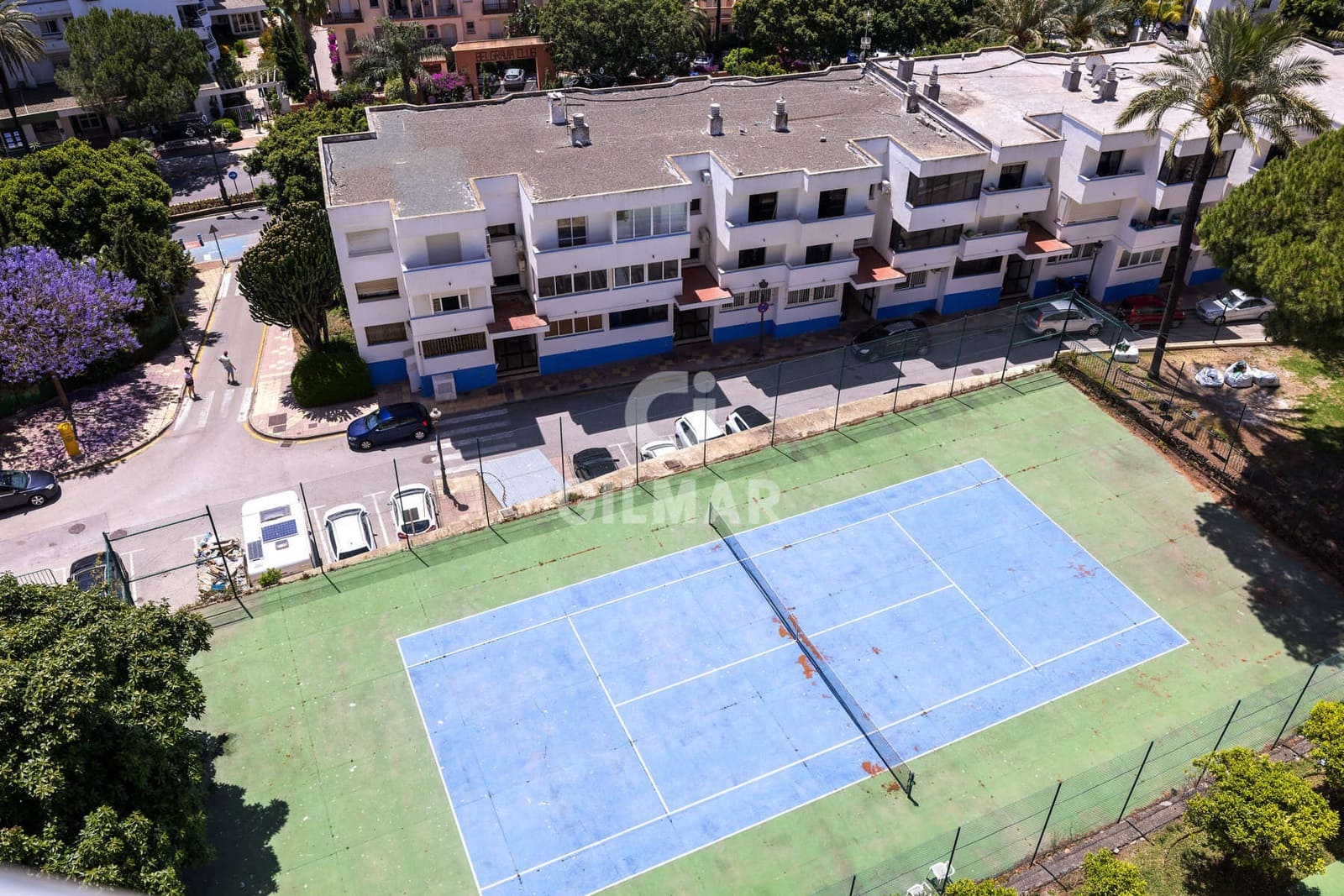 Piso de 3 habitaciones en Estepona en venta con piscina - 1.050.000 € (Ref: 9855945)