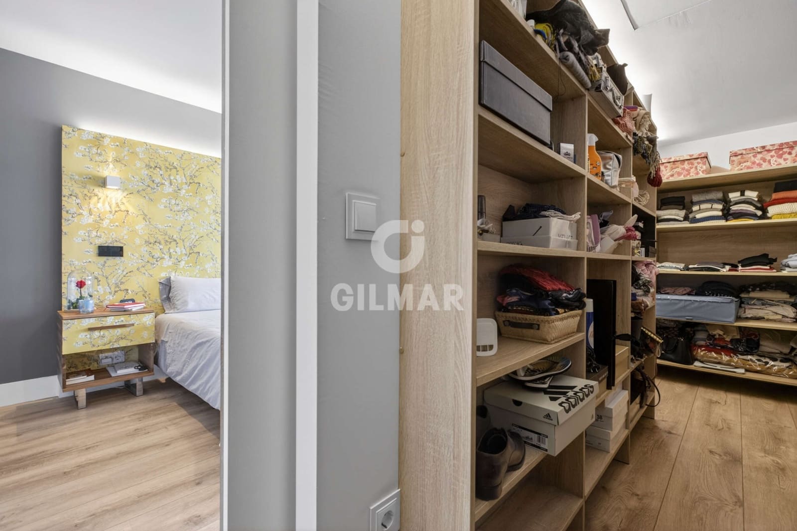 4 soverom Rekkehus til salgs i Sevilla by med svømmebasseng garasje - € 849 000 (Ref: 9858702)