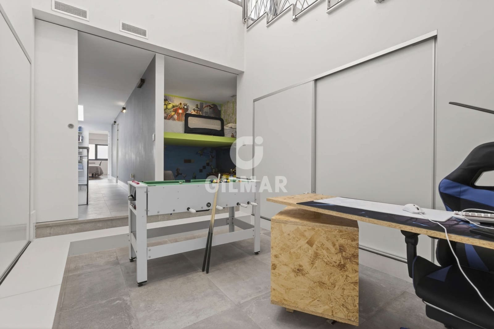 4 soverom Rekkehus til salgs i Sevilla by med svømmebasseng garasje - € 849 000 (Ref: 9858702)