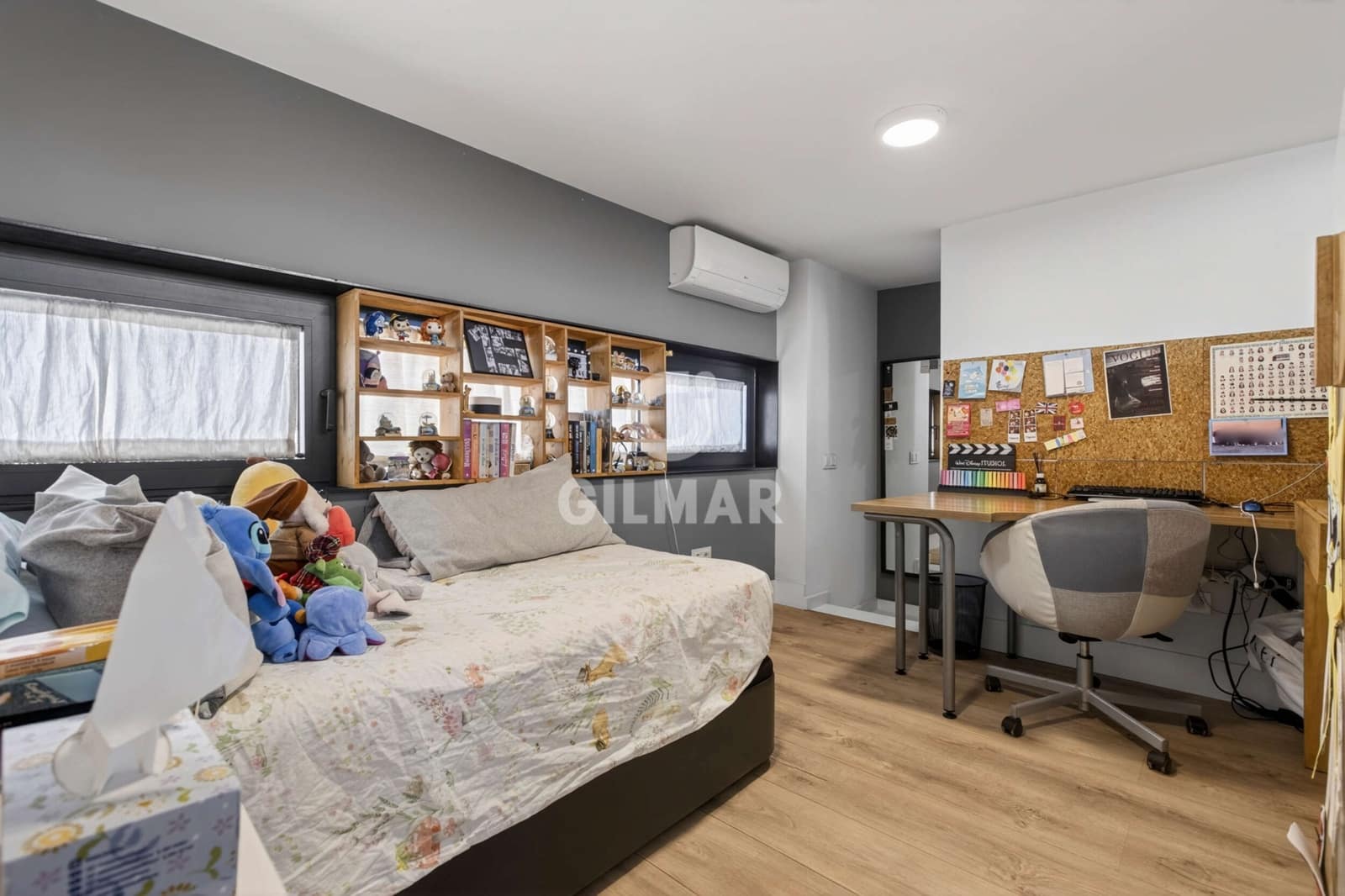 4 soverom Rekkehus til salgs i Sevilla by med svømmebasseng garasje - € 849 000 (Ref: 9858702)