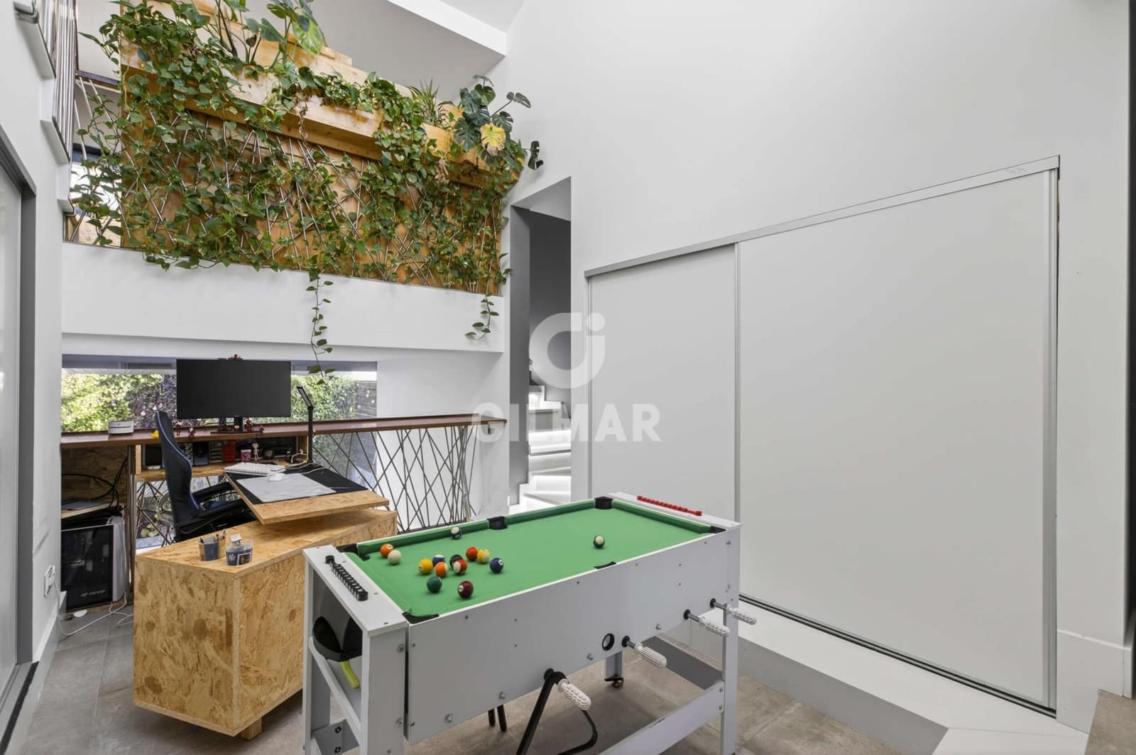 4 soverom Rekkehus til salgs i Sevilla by med svømmebasseng garasje - € 849 000 (Ref: 9858702)