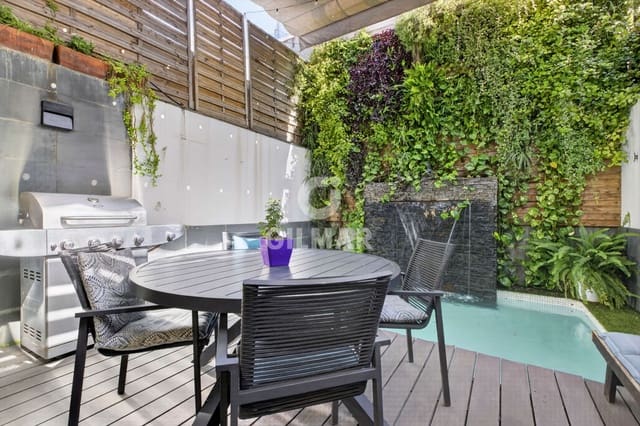 4 soverom Rekkehus til salgs i Ciudad Jardín, Sevilla by med svømmebasseng garasje - € 849 000 (Ref: 9858702)