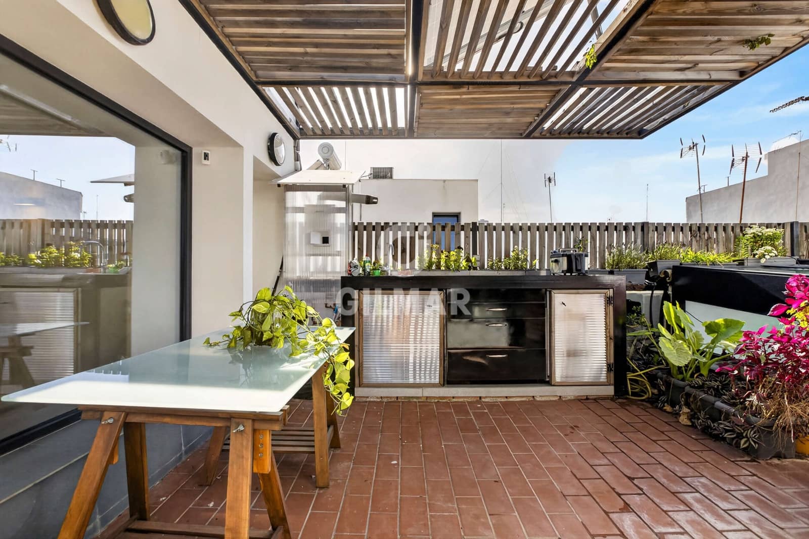 4 soverom Rekkehus til salgs i Sevilla by med svømmebasseng garasje - € 849 000 (Ref: 9858702)