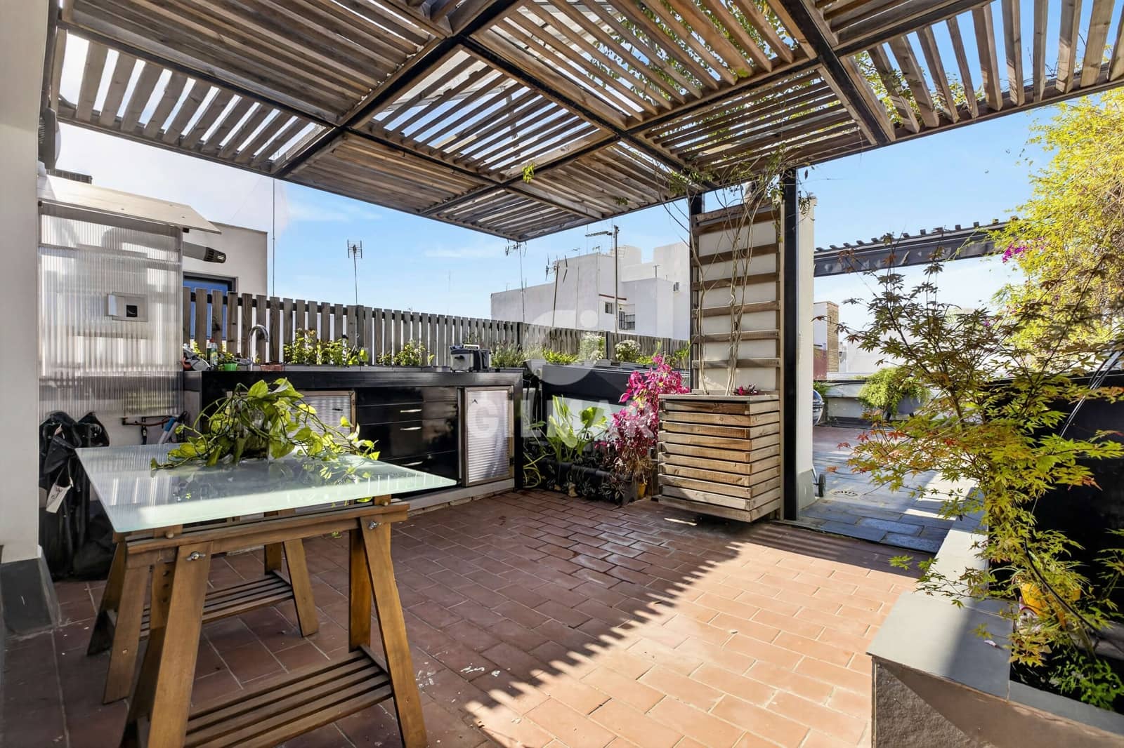 4 soverom Rekkehus til salgs i Sevilla by med svømmebasseng garasje - € 849 000 (Ref: 9858702)