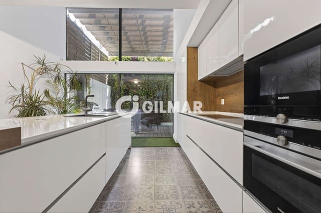 4 bedroom Terraced Villa for sale in Ciudad Jardín, Seville city with pool garage - € 790,000 (Ref: 9858702)