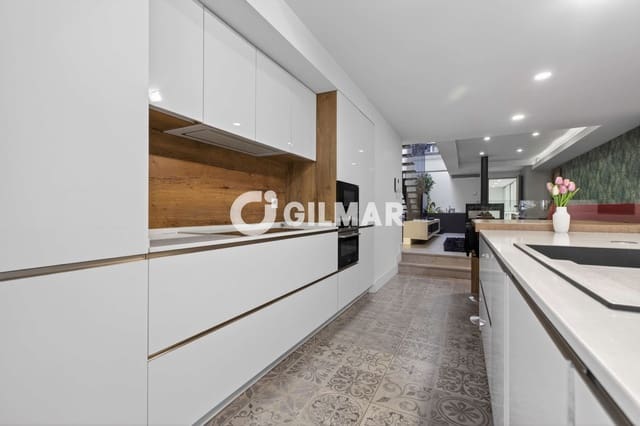 4 bedroom Terraced Villa for sale in Ciudad Jardín, Seville city with pool garage - € 790,000 (Ref: 9858702)