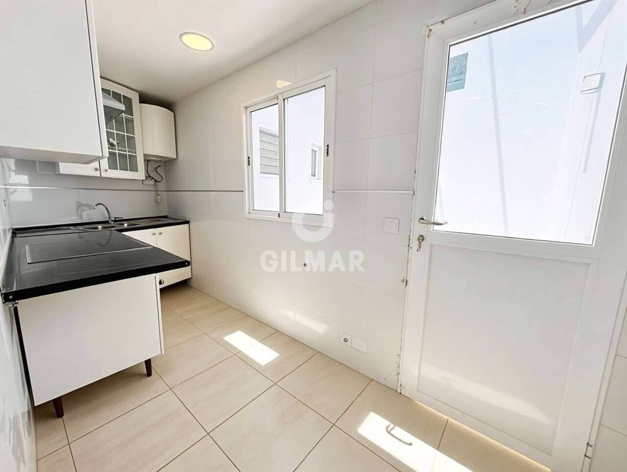 Townhouse for sale in Granadilla de Abona - € 332,000 (Ref: 9860678)