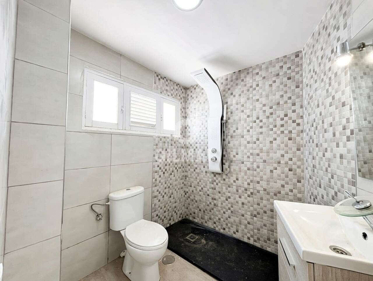 Townhouse for sale in Granadilla de Abona - € 332,000 (Ref: 9860678)