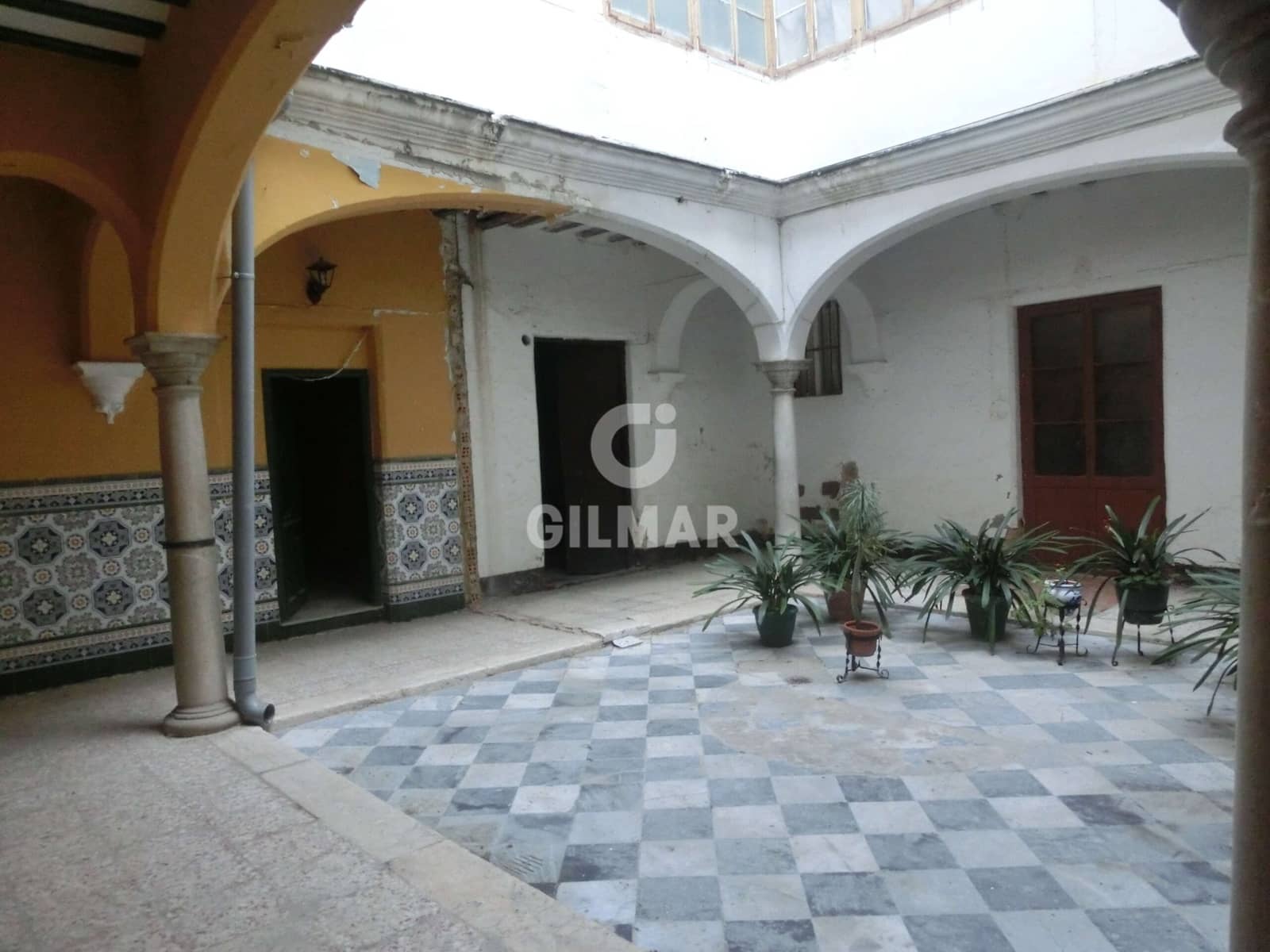 Townhouse for sale in El Puerto de Santa Maria - € 1,000,000 (Ref: 9860679)