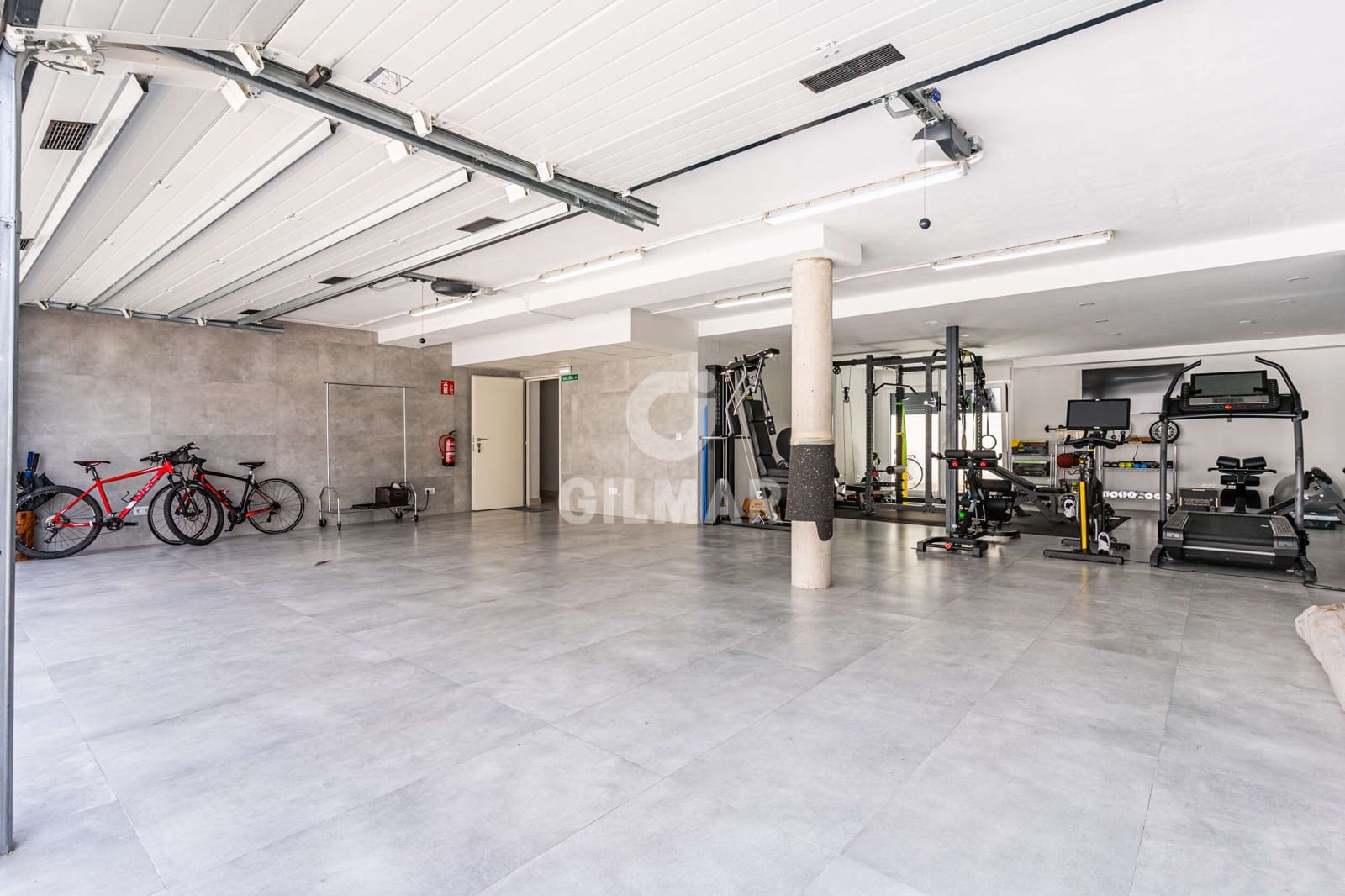5 bedroom Villa for sale in Majadahonda with pool garage - € 1,799,500 (Ref: 9865954)