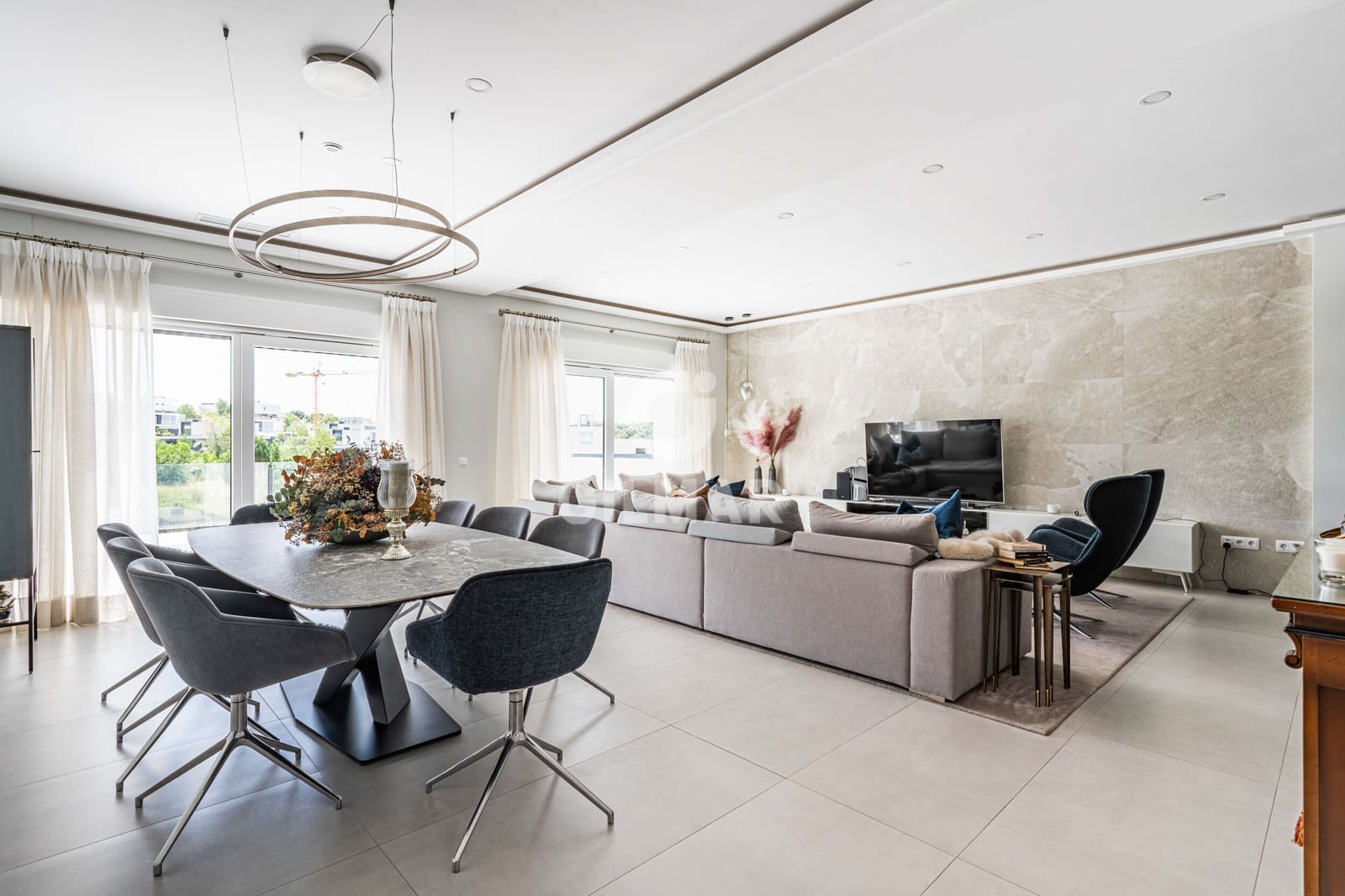 5 bedroom Villa for sale in Majadahonda with pool garage - € 1,799,500 (Ref: 9865954)