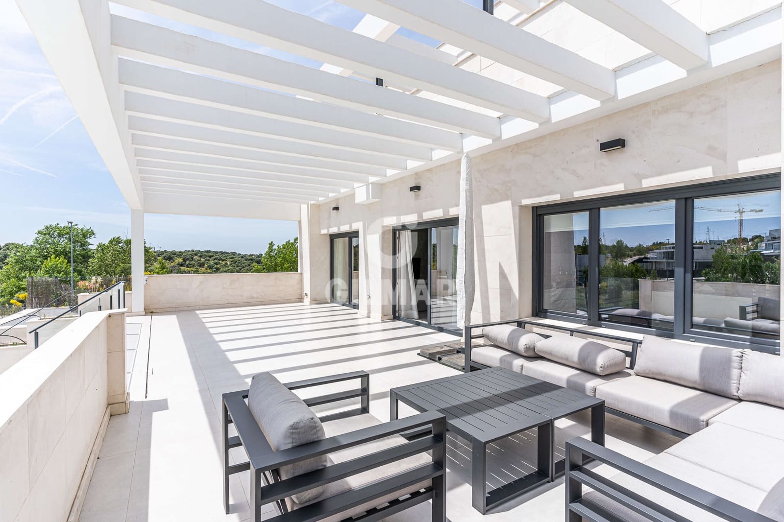 5 bedroom Villa for sale in Majadahonda with pool garage - € 1,799,500 (Ref: 9865954)