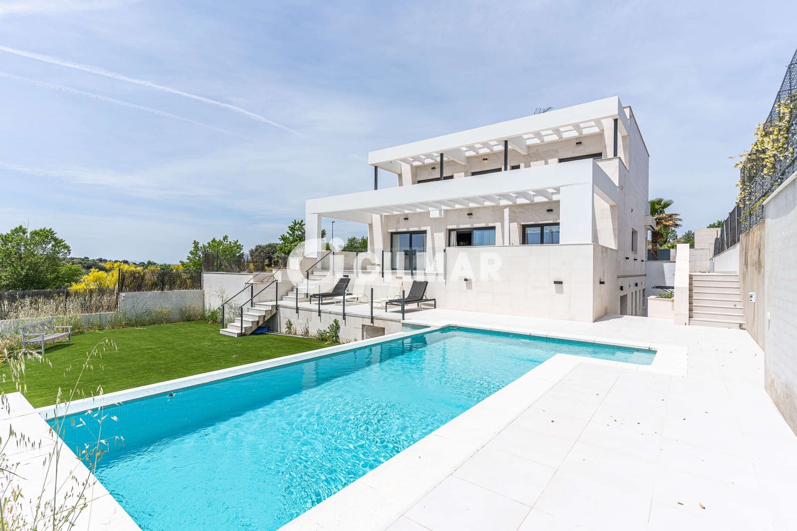 5 bedroom Villa for sale in Majadahonda with pool garage - € 1,799,500 (Ref: 9865954)