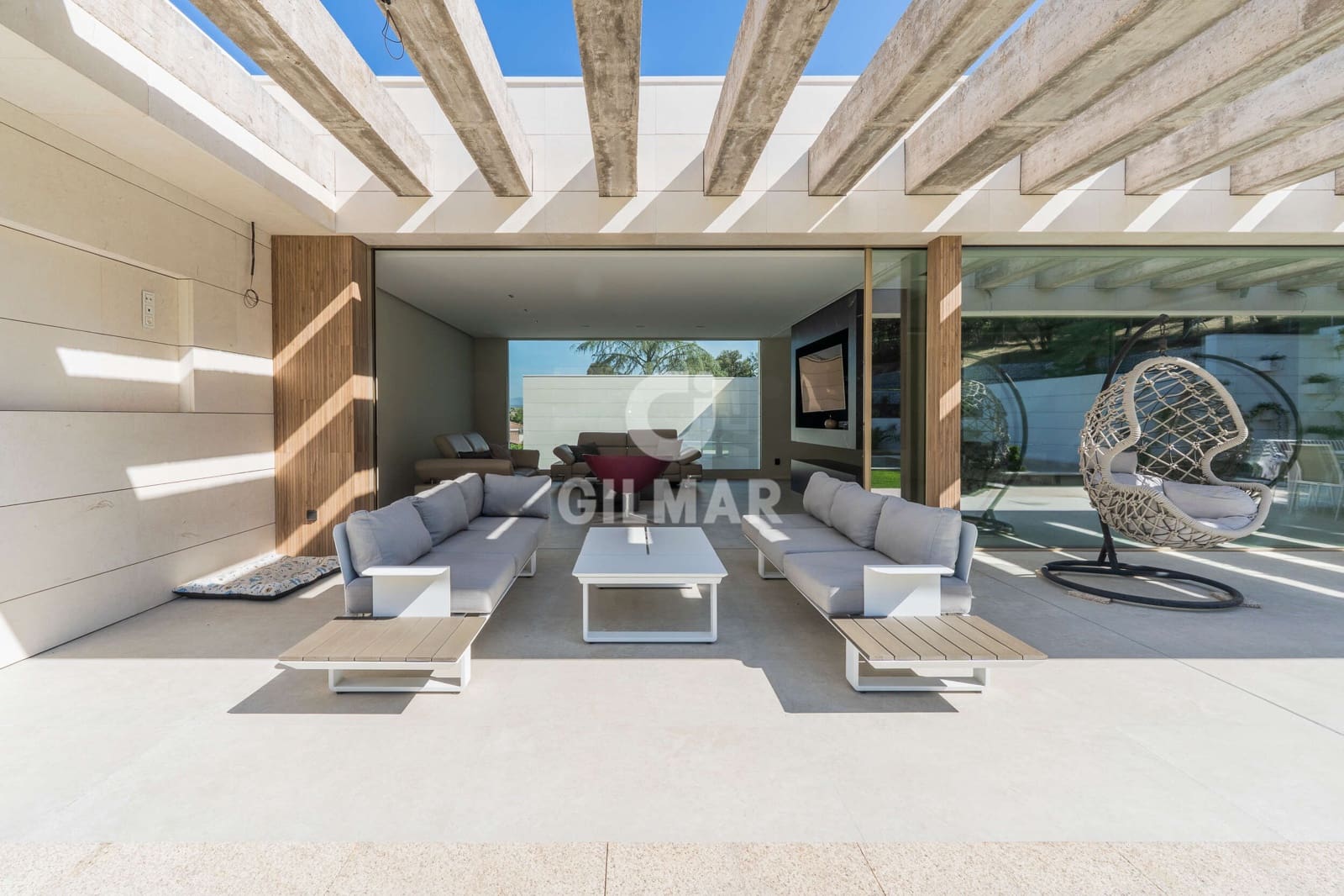 6 bedroom Villa for sale in Algete with pool garage - € 3,125,000 (Ref: 9866324)