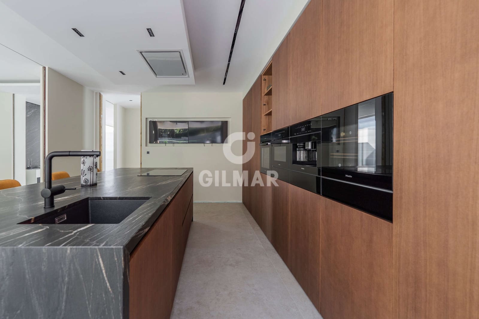 6 bedroom Villa for sale in Algete with pool garage - € 3,125,000 (Ref: 9866324)
