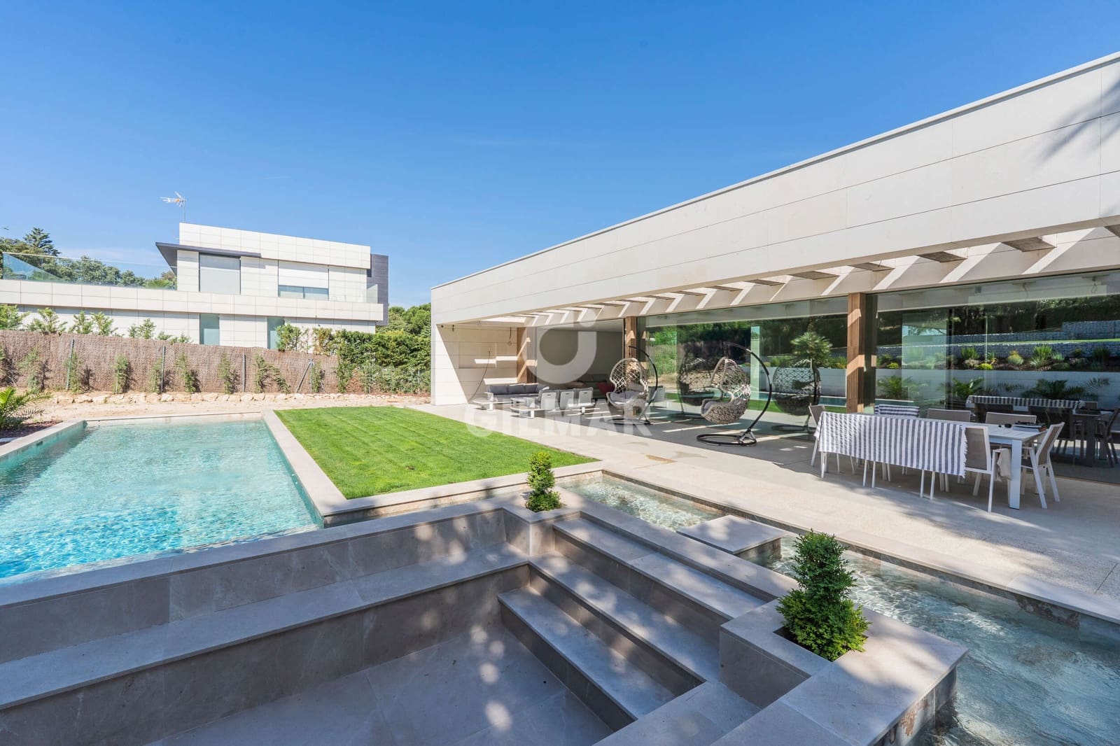 6 bedroom Villa for sale in Algete with pool garage - € 3,125,000 (Ref: 9866324)