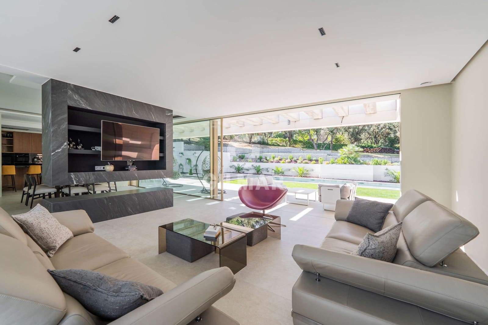 6 bedroom Villa for sale in Algete with pool garage - € 3,125,000 (Ref: 9866324)