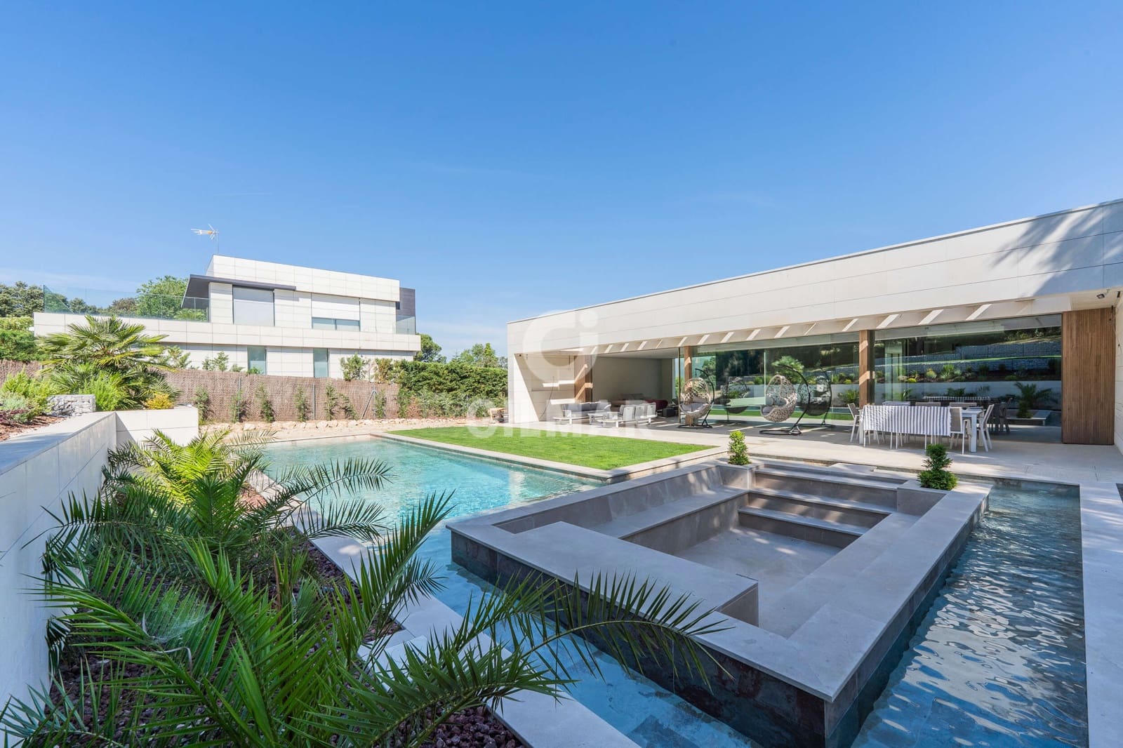 6 bedroom Villa for sale in Algete with pool garage - € 3,125,000 (Ref: 9866324)