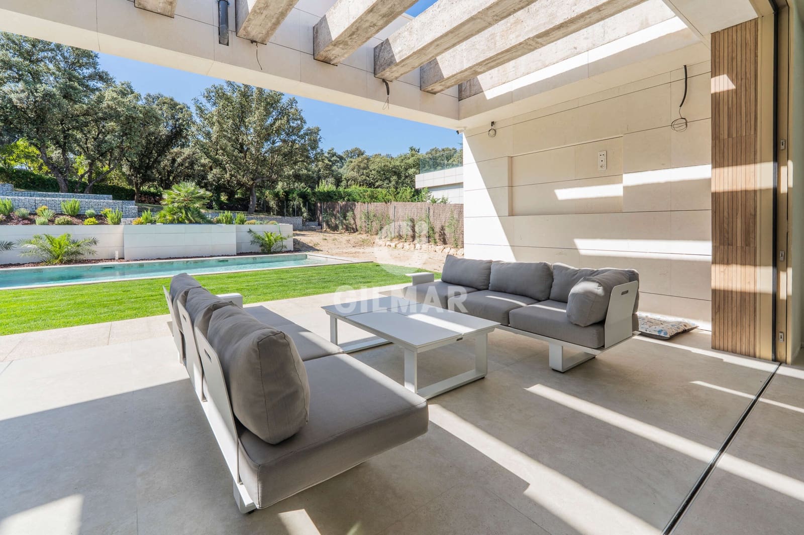 6 bedroom Villa for sale in Algete with pool garage - € 3,125,000 (Ref: 9866324)