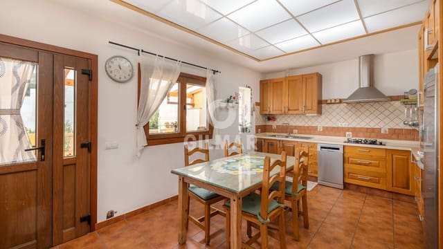 Adosado de 4 habitaciones en Teror en venta con garaje - 350.000 € (Ref: 9872286)