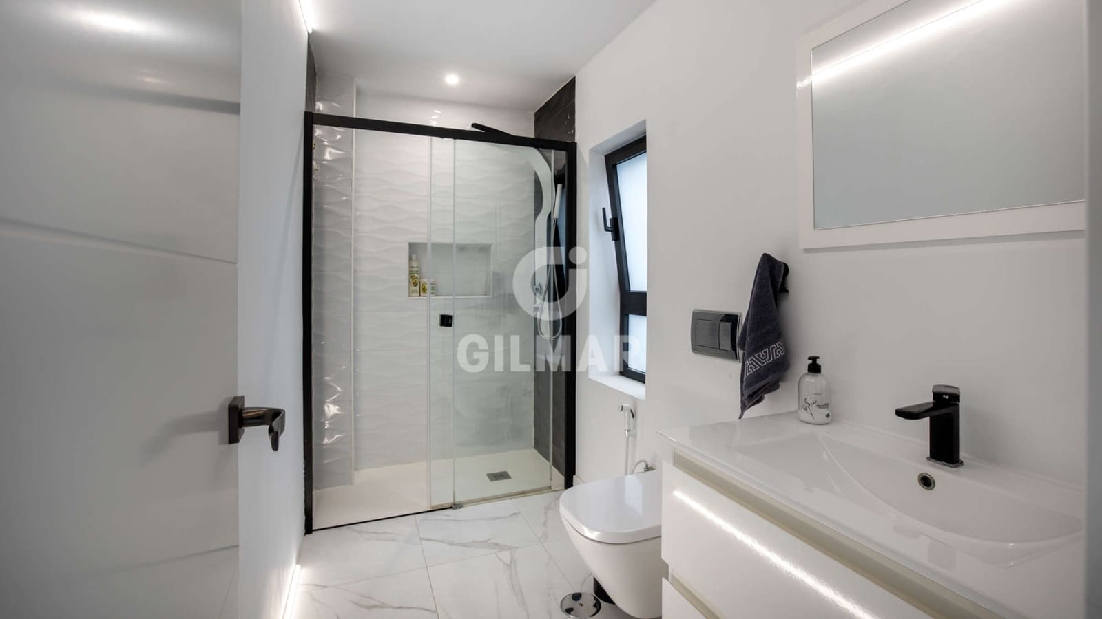 3 sypialnia Dom blizniak na sprzedaż w Las Palmas de Gran Canaria z garażem - 445 000 € (Ref: 9872288)