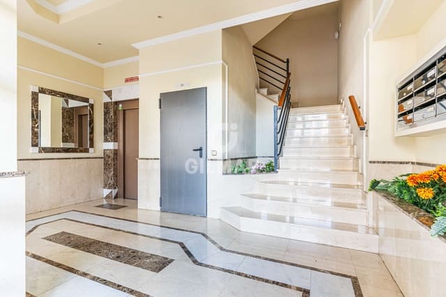 3 soveværelse Lejlighed til salg i El Goloso, Madrid by med swimmingpool garage - € 710.000 (Ref: 9874023)