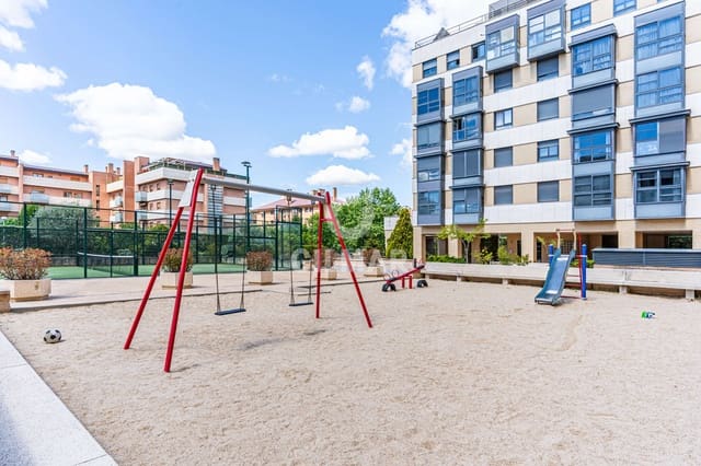 3 soveværelse Lejlighed til salg i El Goloso, Madrid by med swimmingpool garage - € 710.000 (Ref: 9874023)