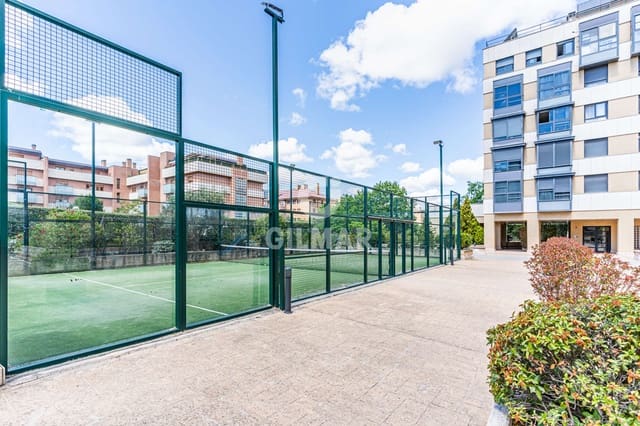 3 soveværelse Lejlighed til salg i El Goloso, Madrid by med swimmingpool garage - € 710.000 (Ref: 9874023)