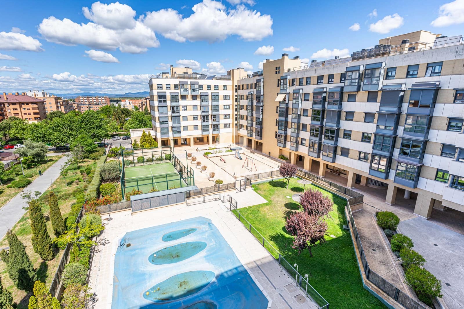 3 soveværelse Lejlighed til salg i Madrid by med swimmingpool garage - € 710.000 (Ref: 9874023)