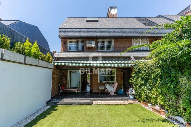 4 bedroom Terraced Villa for sale in Mirasierra, Madrid city with garage - € 1,315,000 (Ref: 9874235)