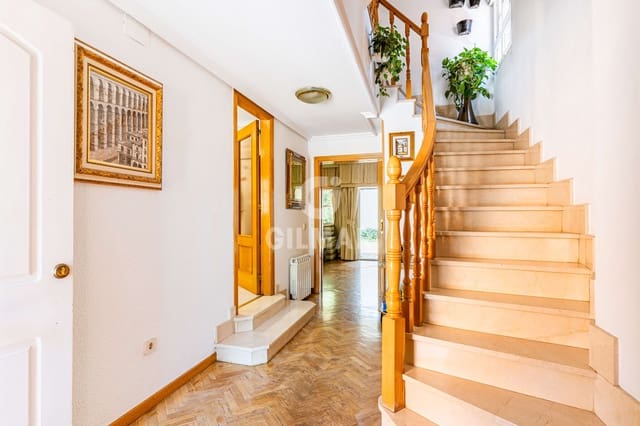4 bedroom Terraced Villa for sale in Mirasierra, Madrid city with garage - € 1,315,000 (Ref: 9874235)