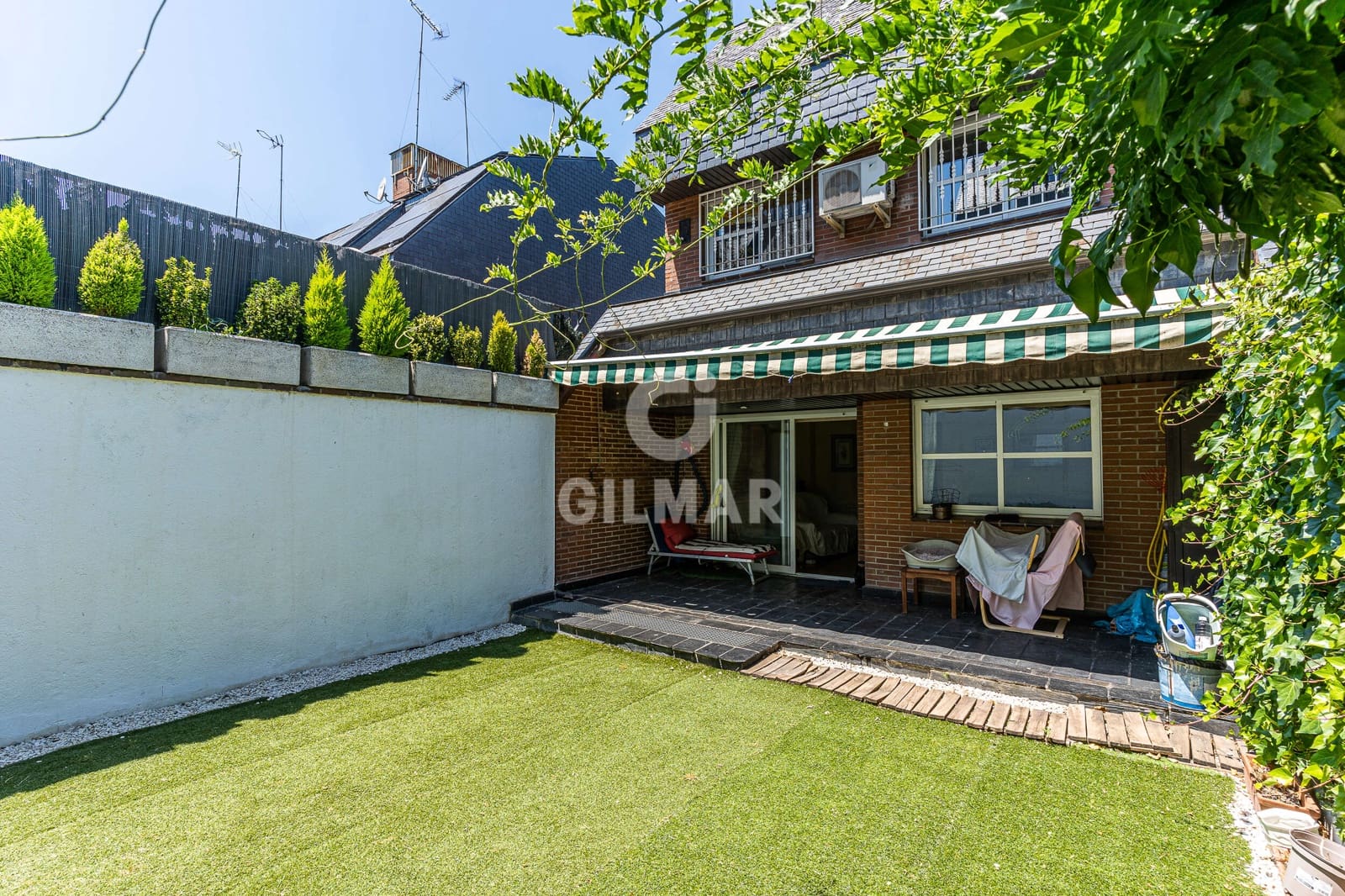 4 bedroom Terraced Villa for sale in Madrid city with garage - € 1,315,000 (Ref: 9874235)