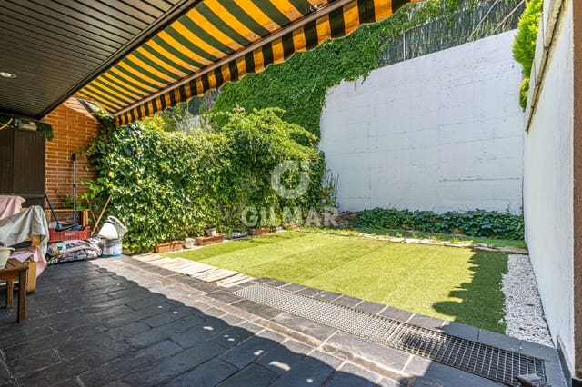 4 bedroom Terraced Villa for sale in Mirasierra, Madrid city with garage - € 1,315,000 (Ref: 9874235)