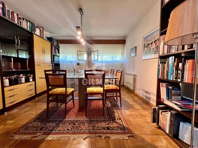3 bedroom Flat for sale in Madrid city - € 320,000 (Ref: 9879792)