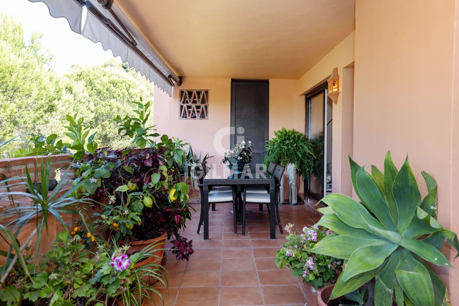 3 soverom Leilighet til salgs i Marbella med svømmebasseng garasje - € 895 000 (Ref: 9879793)