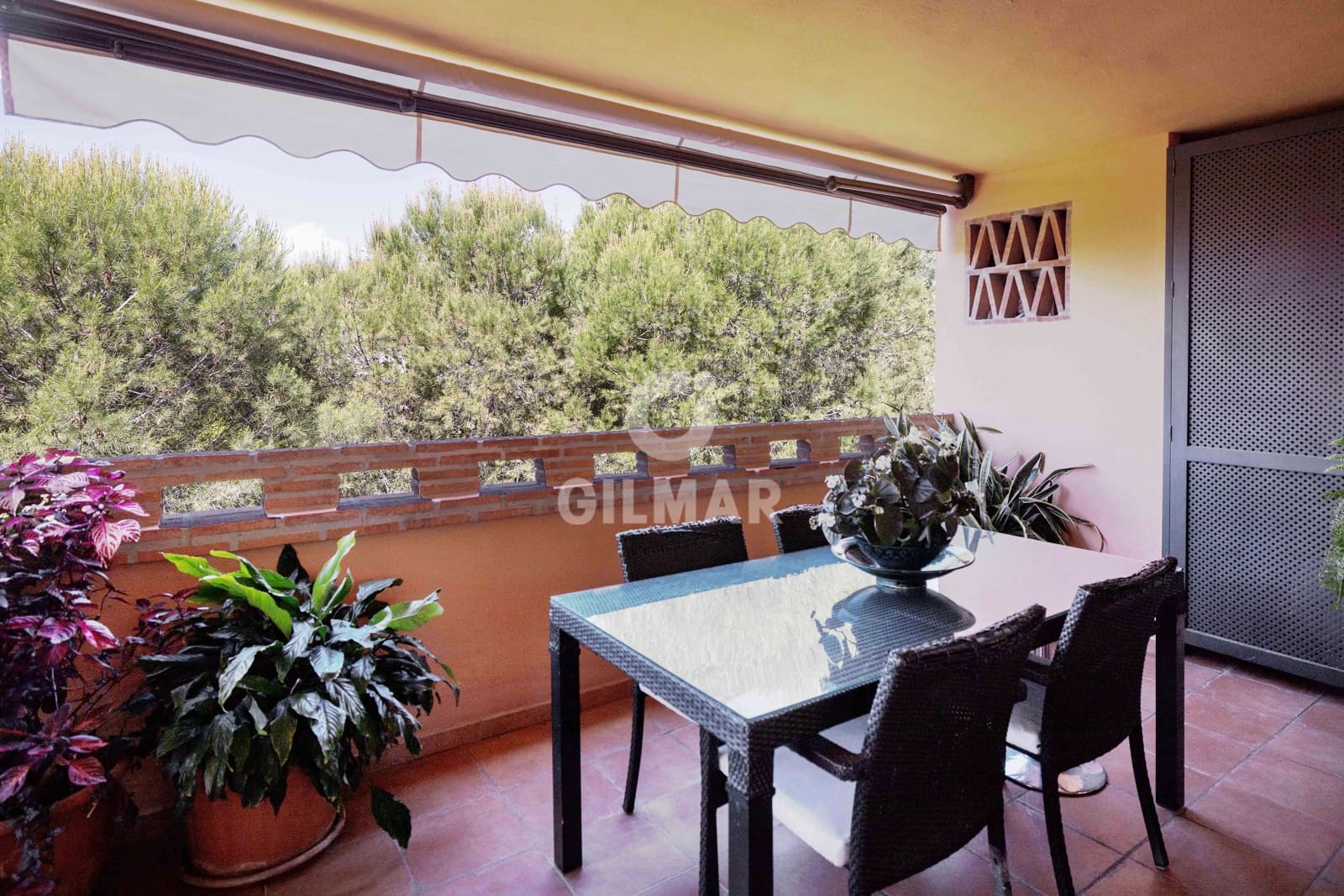 3 soverom Leilighet til salgs i Marbella med svømmebasseng garasje - € 895 000 (Ref: 9879793)