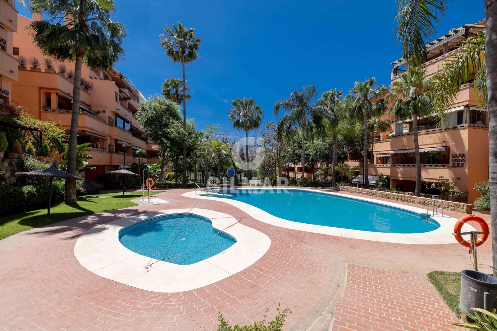 3 soverom Leilighet til salgs i Marbella med svømmebasseng garasje - € 895 000 (Ref: 9879793)