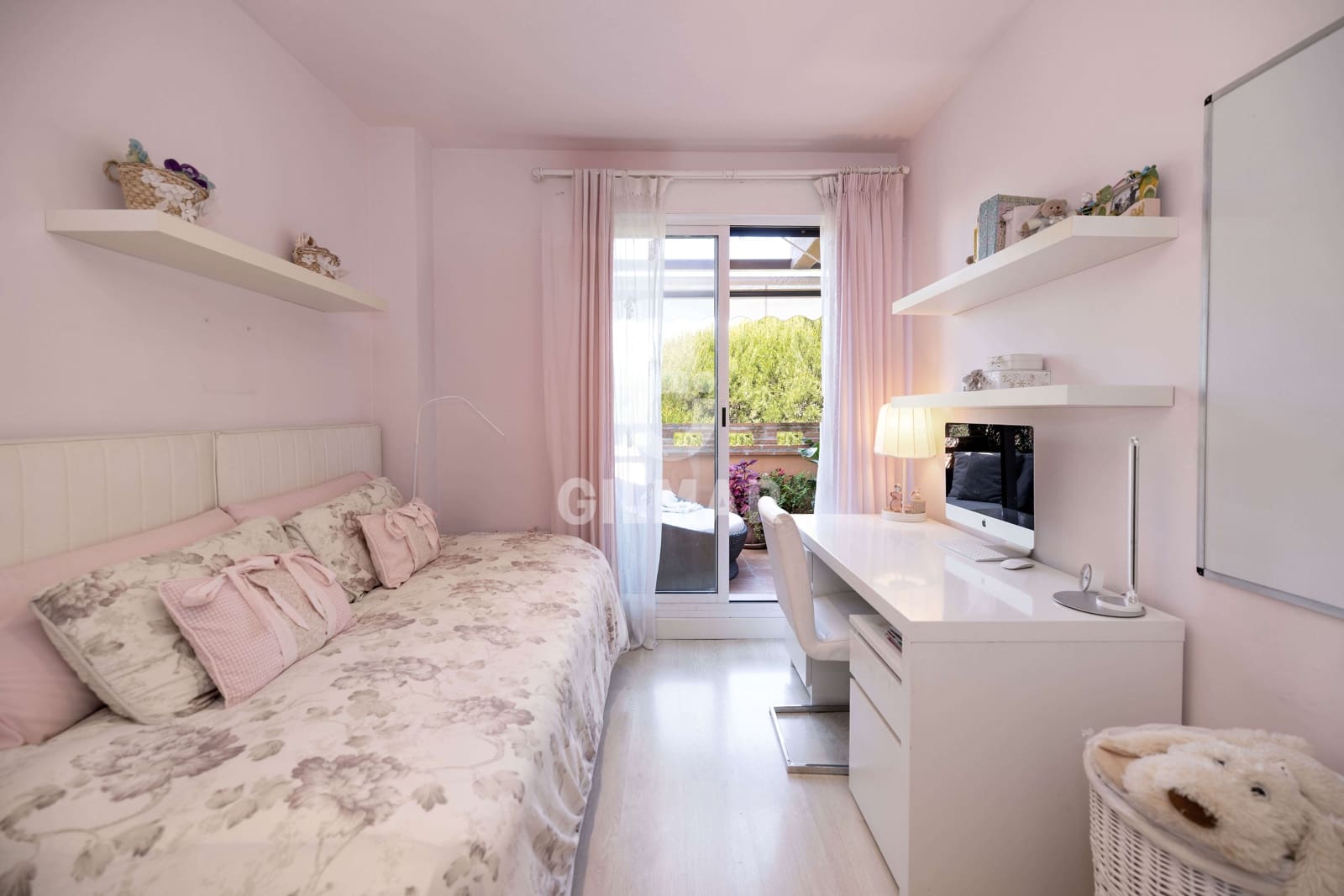 3 soverom Leilighet til salgs i Marbella med svømmebasseng garasje - € 895 000 (Ref: 9879793)