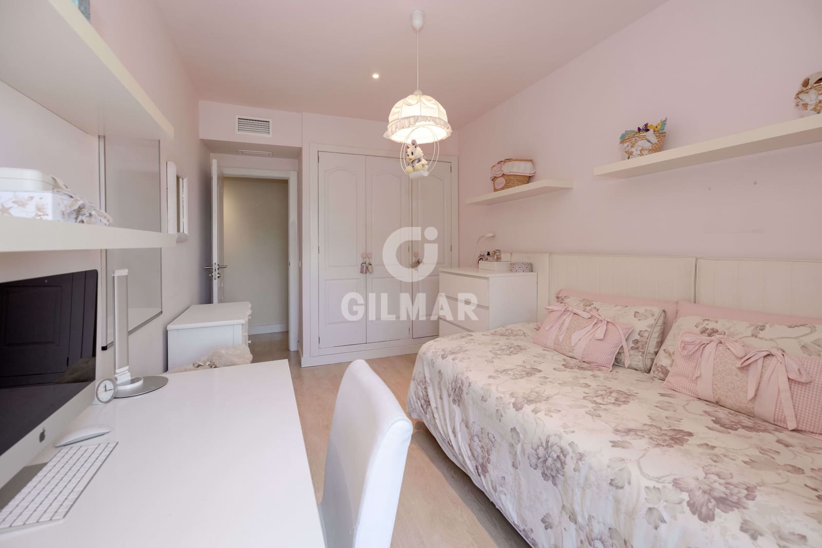 3 soverom Leilighet til salgs i Marbella med svømmebasseng garasje - € 895 000 (Ref: 9879793)