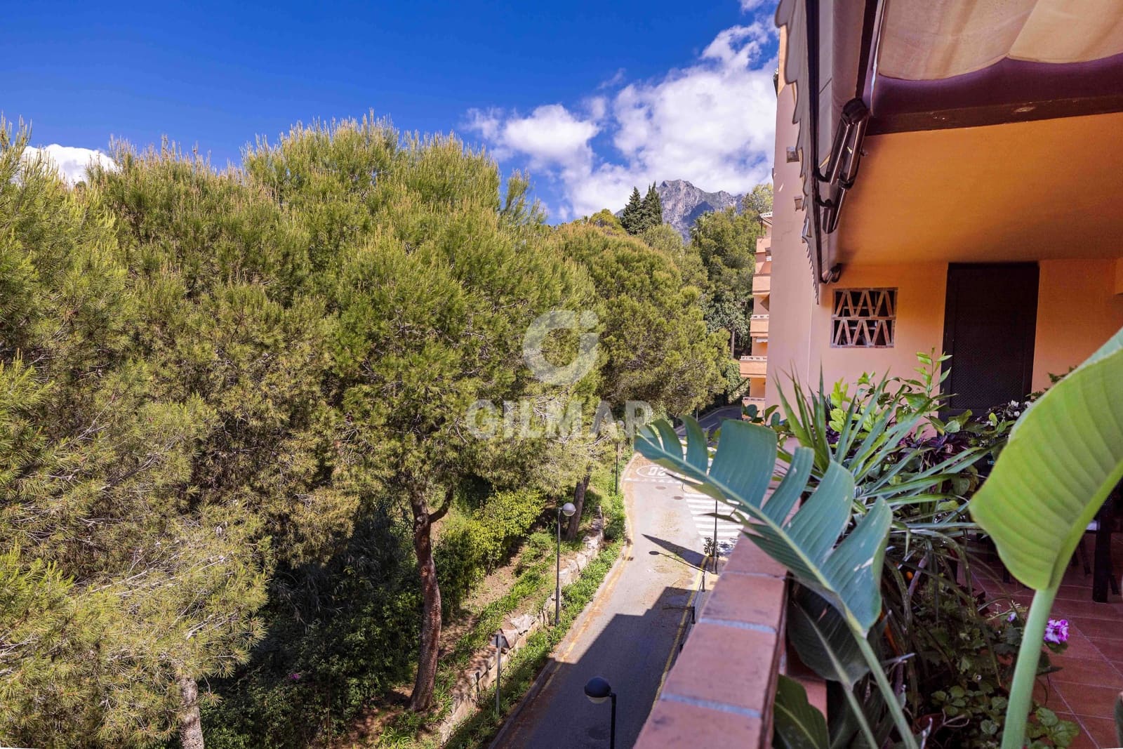 3 soverom Leilighet til salgs i Marbella med svømmebasseng garasje - € 895 000 (Ref: 9879793)