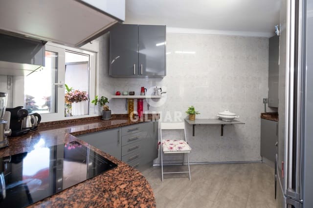 3 makuuhuone Asunto myytävänä paikassa Playa Bajadilla - Puertos, Marbella - 455 000 € (Ref: 9879896)