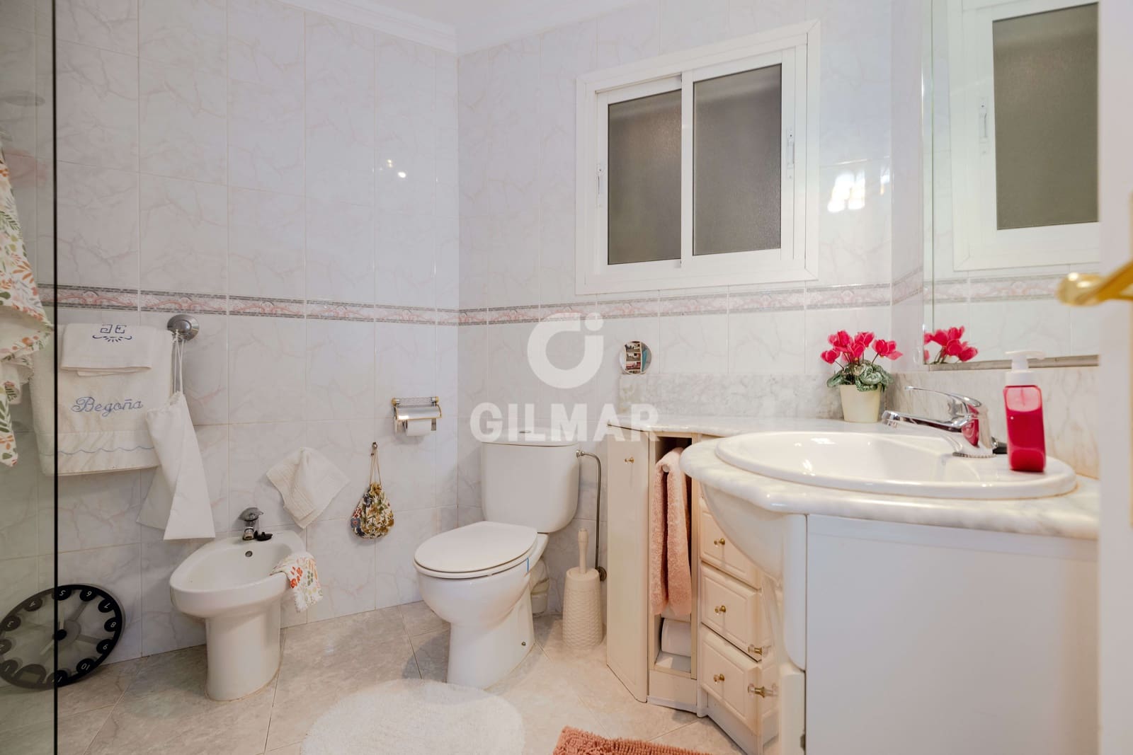 3 makuuhuone Asunto myytävänä paikassa Marbella - 455 000 € (Ref: 9879896)