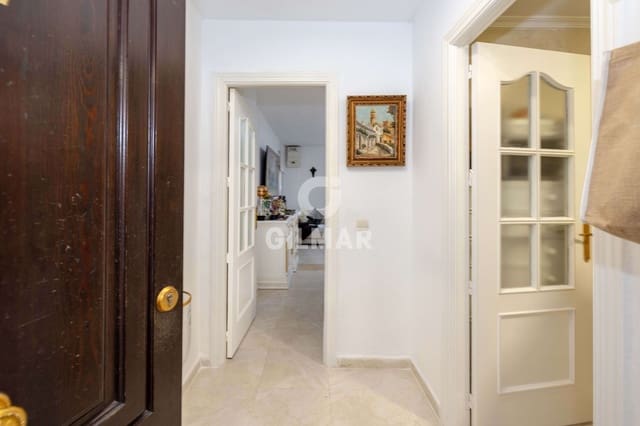3 quarto Apartamento para venda em Playa de Fontanilla, Marbella com piscina - 449 999 € (Ref: 9882455)