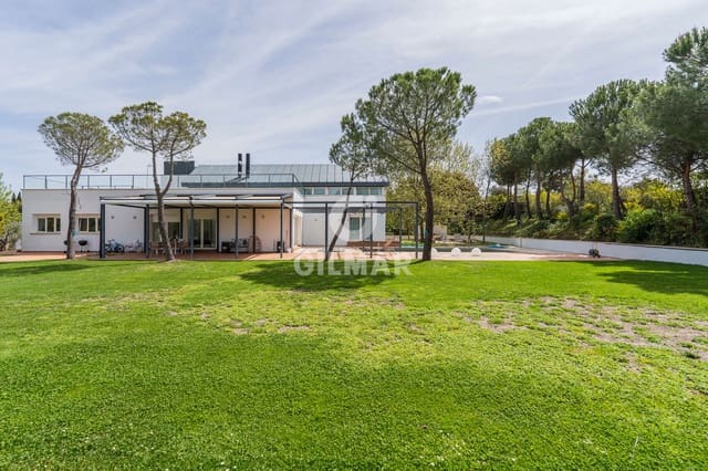5 makuuhuone Huvila myytävänä paikassa San Sebastián de los Reyes mukana uima-altaan 
autotalli - 2 100 000 € (Ref: 9883599)