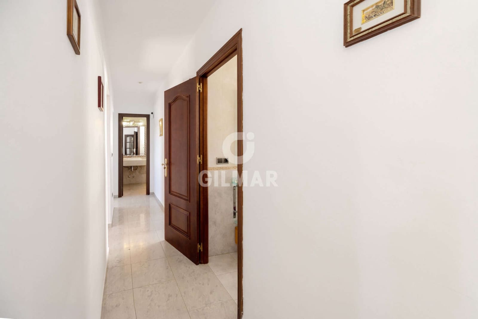 4 sypialnia Willa na sprzedaż w Estepona z basenem garażem - 1 000 000 € (Ref: 9885176)