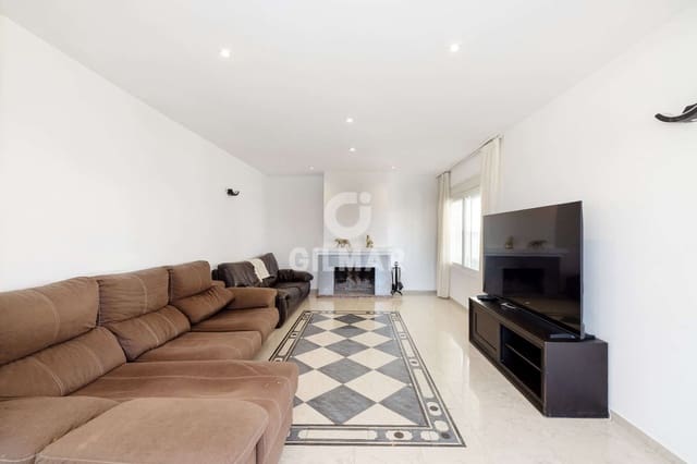 4 sypialnia Willa na sprzedaż w Estepona Golf, Estepona z basenem garażem - 1 000 000 € (Ref: 9885176)
