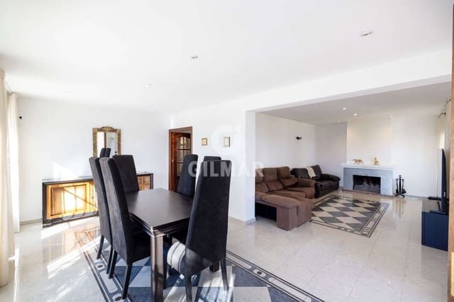 4 sypialnia Willa na sprzedaż w Estepona Golf, Estepona z basenem garażem - 1 000 000 € (Ref: 9885176)