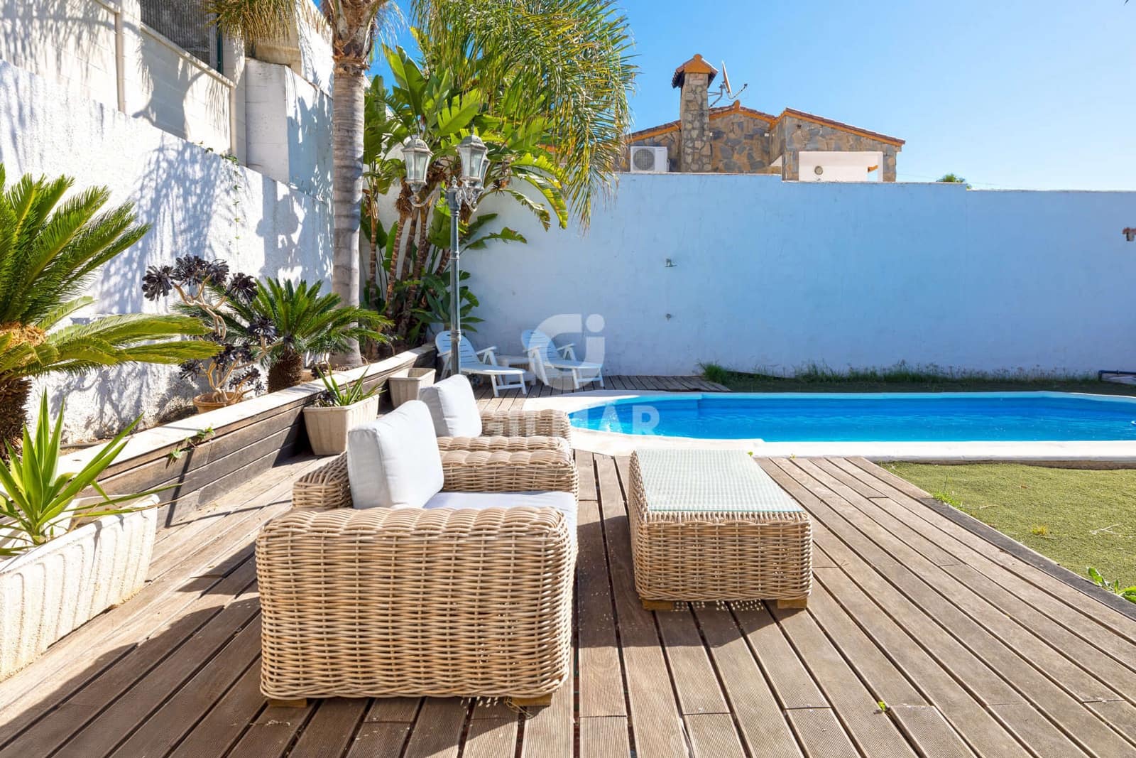 4 sypialnia Willa na sprzedaż w Estepona z basenem garażem - 1 000 000 € (Ref: 9885176)